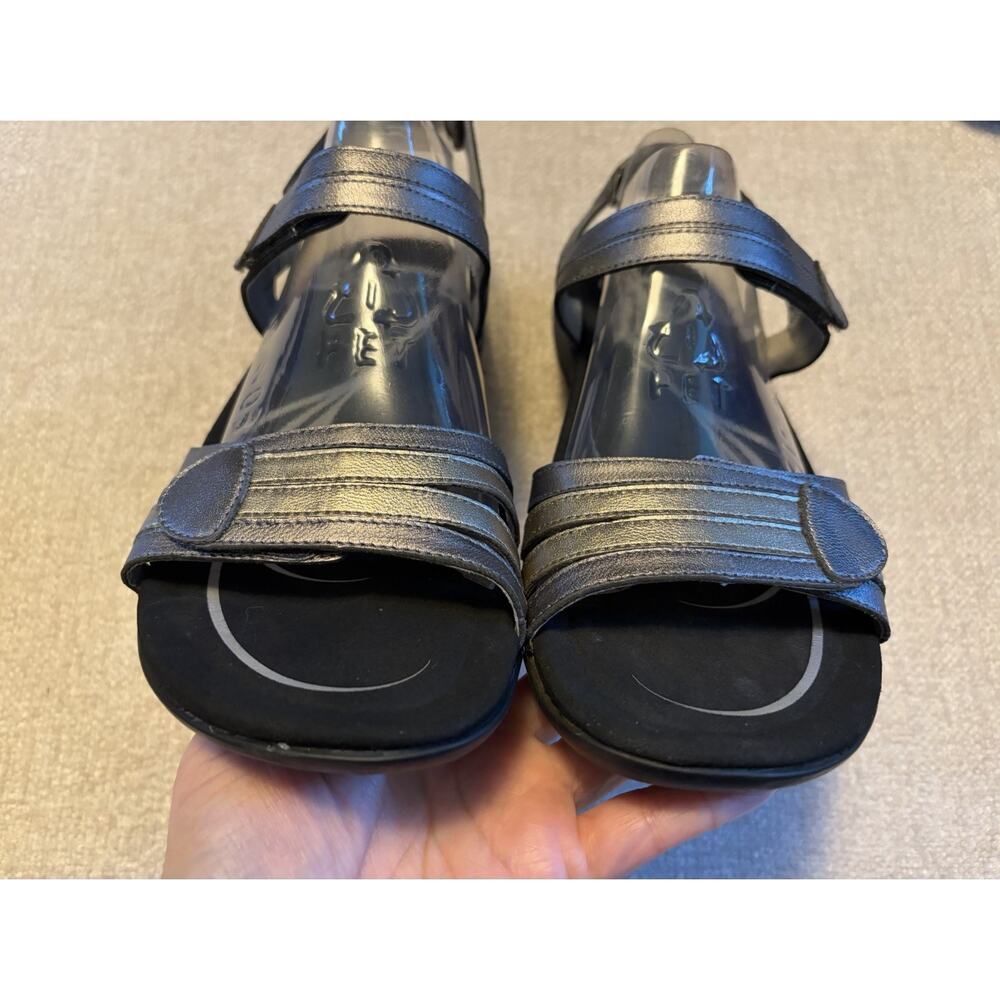 ABEO Sandals Brynn Leather Hook Loop Straps Women’s Size 10 Gray Silver - Picture 5 of 11